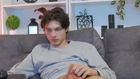 Snapshot of calvin_cay chatting on March 11, 8:09 pm Calvin online show from March 11, 8:09 pm