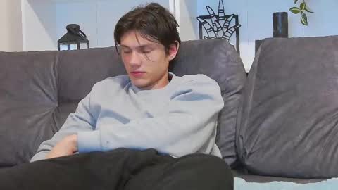 Snapshot of calvin_cay chatting on March 6, 1:48 am Calvin online show from March 6, 1:48 am