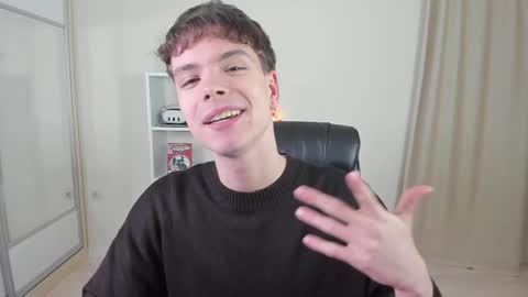 Hey I am Calvin  online show from January 25, 7:07 pm