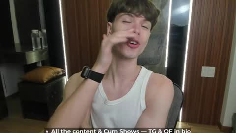 Hey I am Calvin  online show from April 2, 6:15 pm