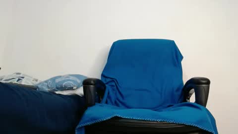 calvinhotlatino online show from November 22, 1:37 am