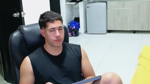 camara110 online show from March 17, 1:43 am