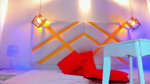 cami_rouxx online show from July 16, 11:06 pm