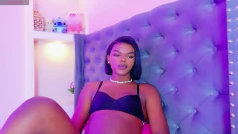 camiestrada online show from October 25, 3:23 pm