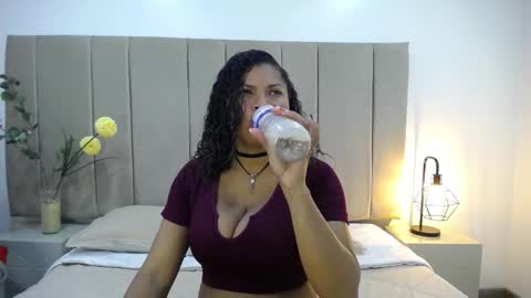 Snapshot of camiilareyes chatting on October 8, 2:56 pm CamiilaReyes online show from October 8, 2:56 pm