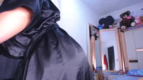   online show from October 22, 9:56 am