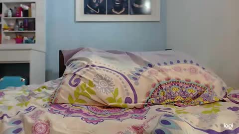 Snapshot of camila_blandexxxx chatting on February 23, 11:04 pm Instagram camila blande1 online show from February 23, 11:04 pm
