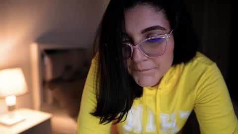 Snapshot of camila_buitrago chatting on October 2, 3:38 am Camila buitrago online show from October 2, 3:38 am