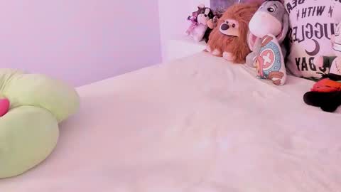 Camila online show from November 18, 1:08 am