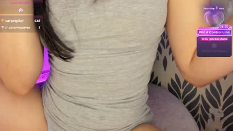 Snapshot of camilaandrade_ chatting on March 4, 1:28 pm Cami online show from March 4, 1:28 pm