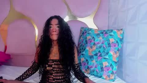 camilaqueenh online show from October 20, 2:05 am