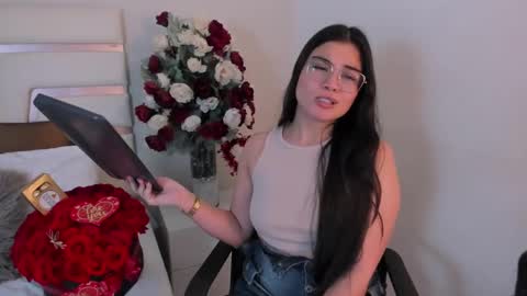 Snapshot of camilasofiia chatting on February 15, 9:15 pm Camila online show from February 15, 9:15 pm