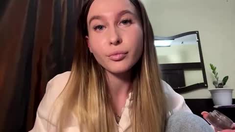 Miki online show from March 10, 2:21 pm