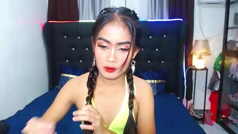 Snapshot of camilla_morena chatting on February 21, 5:02 am camilla_morena online show from February 21, 5:02 am