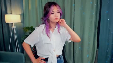 Emily online show from March 31, 5:35 pm