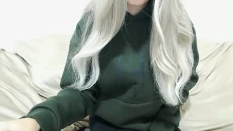 CamilleBunny online show from December 3, 4:13 am