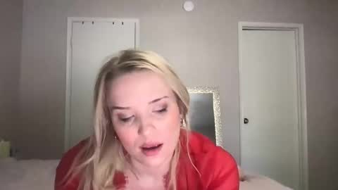 camilleclairexo online show from April 1, 8:17 pm