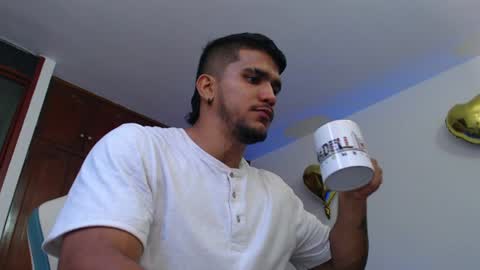 camilo_contre21 online show from June 11, 7:12 pm