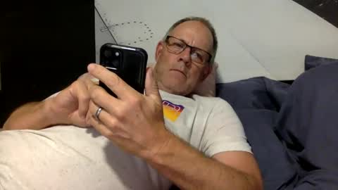 Snapshot of camperjay chatting on October 11, 1:54 am james online show from October 11, 1:54 am