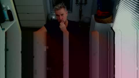 camunication online show from December 1, 10:13 am