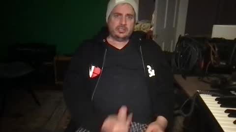 camunity online show from April 19, 11:07 pm