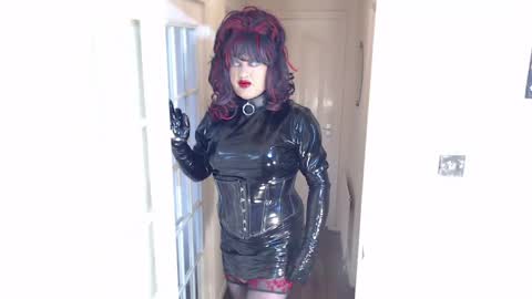 candi smokes online show from April 6, 1:34 pm