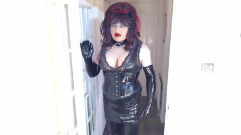 candi smokes online show from April 16, 1:00 pm