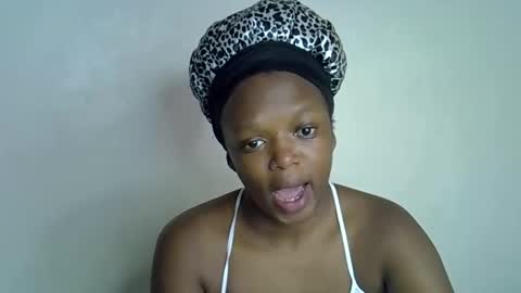 candiemaya online show from April 12, 11:47 am