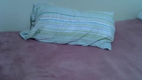 candiemaya online show from November 18, 8:28 am