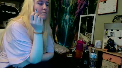 Candi online show from May 25, 4:07 am