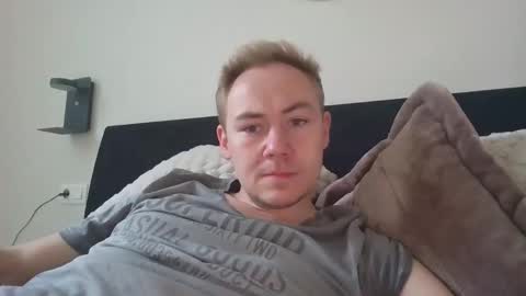 candy_boy_xoxo online show from April 21, 5:09 pm