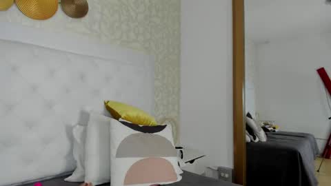 candy eyes  online show from June 5, 6:52 am