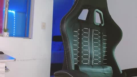 candy_giuliana21 online show from April 21, 12:58 am