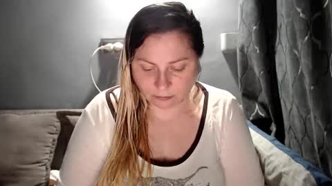 Laura online show from March 14, 11:31 pm