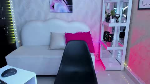 Candy online show from March 11, 8:31 pm