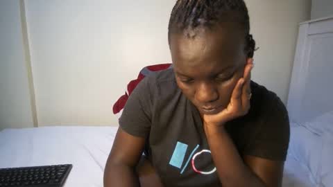 Snapshot of candycurly_ chatting on October 16, 4:01 am candycurly_ online show from October 16, 4:01 am