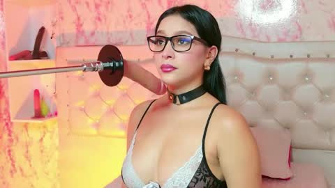 Scarlet  online show from June 7, 2:17 am