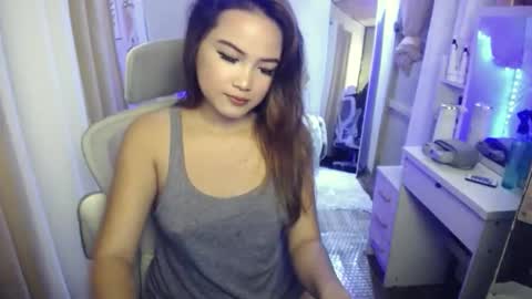 leahlex 3 online show from February 8, 6:00 pm