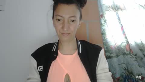 candymilfff online show from March 1, 8:32 pm