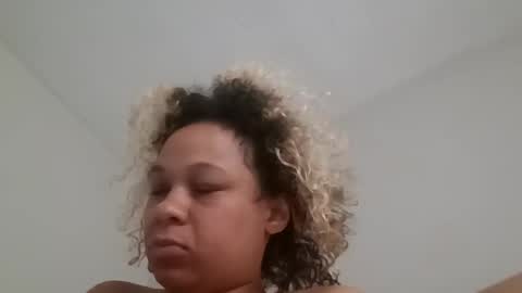 Snapshot of candyredxo2024 chatting on September 21, 8:13 pm candyredxo2024 online show from September 21, 8:13 pm