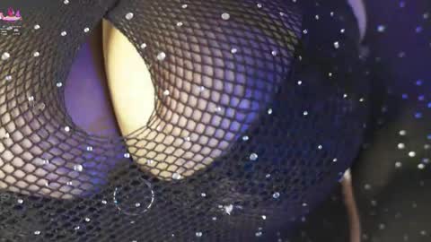 Canela Hot  online show from April 18, 12:29 pm