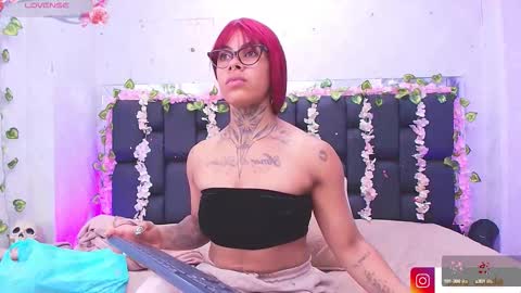 Snapshot of canela_osadaa_ chatting on October 10, 1:28 pm Aura online show from October 10, 1:28 pm