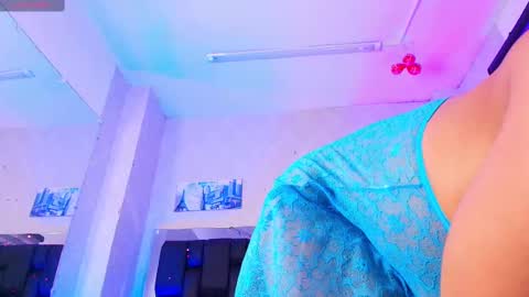 Snapshot of canela_osadaa_ chatting on February 25, 2:58 pm Aura online show from February 25, 2:58 pm