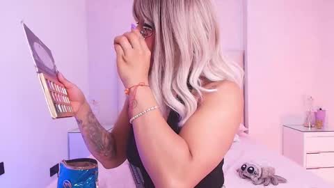 Aura  online show from November 20, 12:15 pm