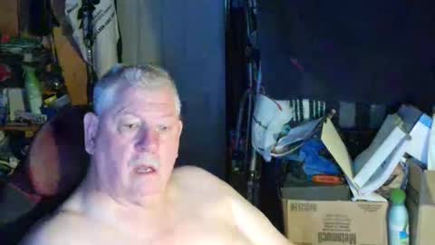 Snapshot of canoelicker69 chatting on September 24, 9:05 am canoelicker69 online show from September 24, 9:05 am