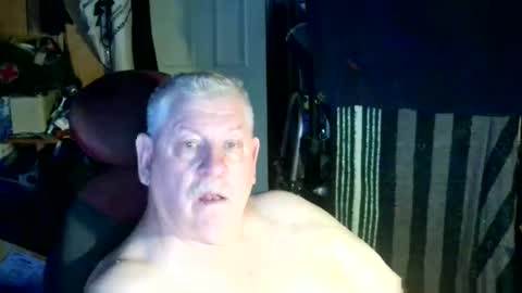 Snapshot of canoelicker69 chatting on October 19, 10:42 am canoelicker69 online show from October 19, 10:42 am