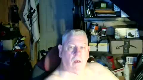 Snapshot of canoelicker69 chatting on October 6, 10:33 am canoelicker69 online show from October 6, 10:33 am