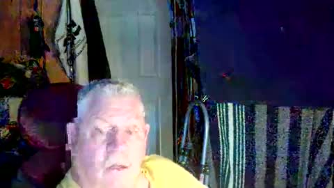 Snapshot of canoelicker69 chatting on October 16, 8:18 pm canoelicker69 online show from October 16, 8:18 pm