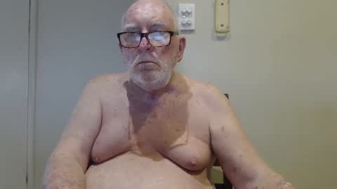 capt5105 online show from December 1, 10:45 pm