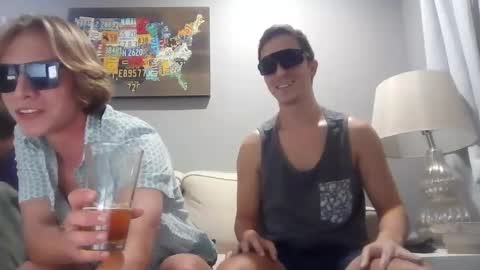 Snapshot of captain_chris8 chatting on October 8, 1:35 am captain_chris8 online show from October 8, 1:35 am